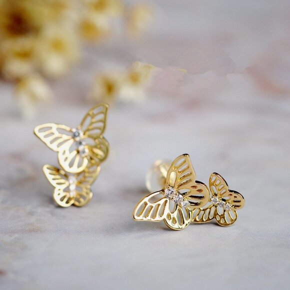 🎀 18K Gold Plated Jewelry Micro CZ Studs Earrings for Women, HA4504 - Picture 3 of 7